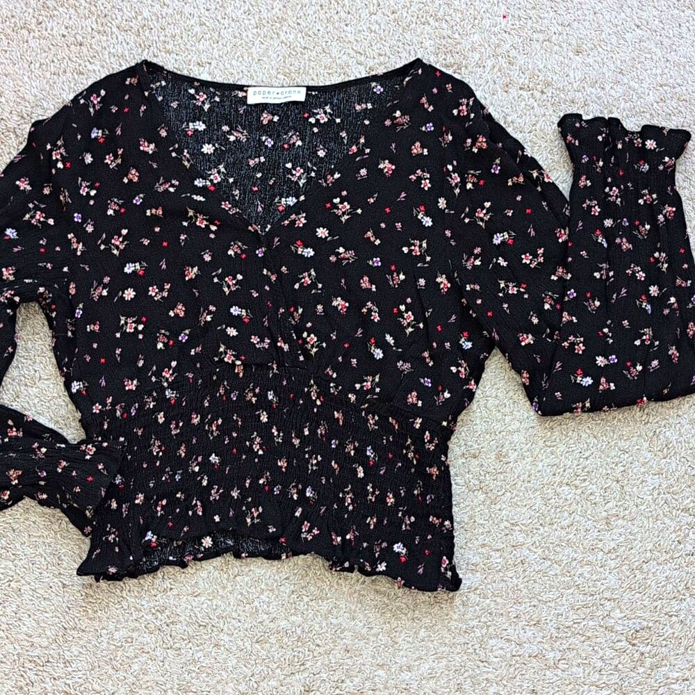 PAPER CRANE Ditsy Floral Smocked Waist Ruffle V Neck Blouse Black M